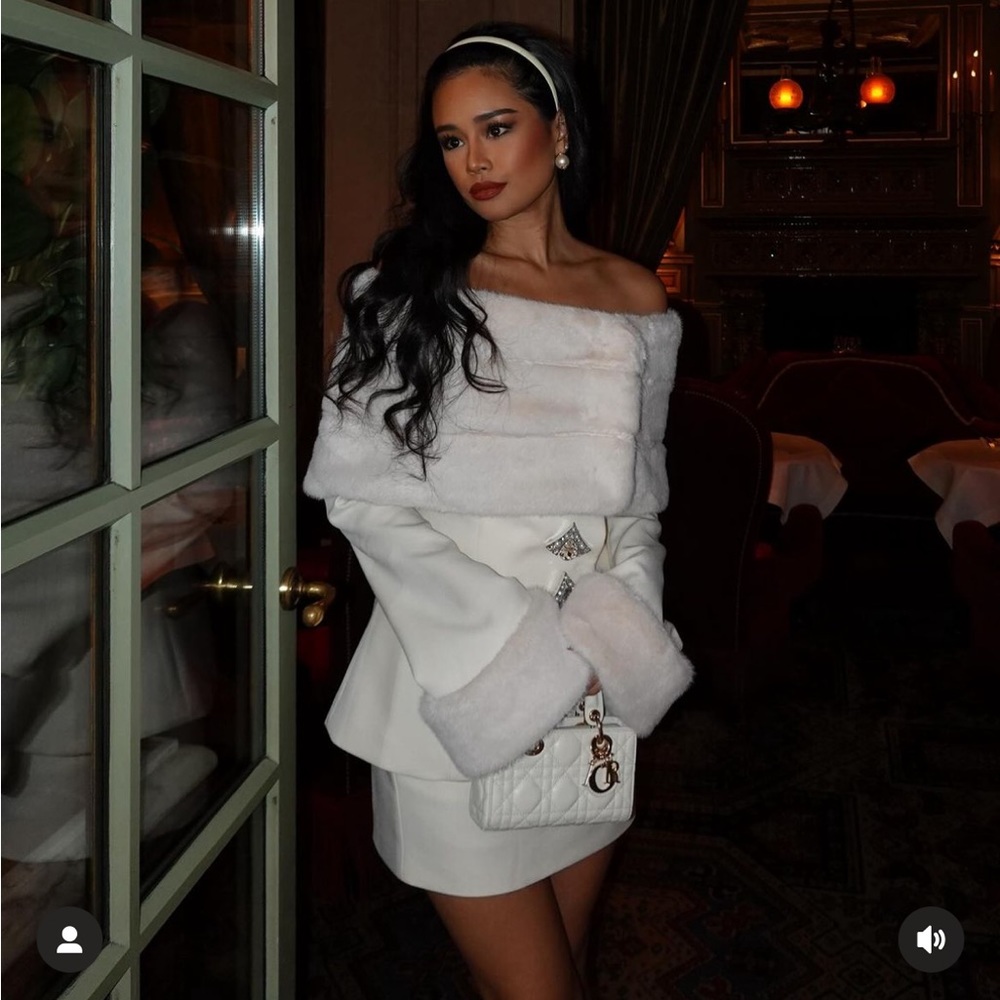 Sierra Darien Luxe ivory white faux fur matching 2 piece mini skirt & blazer set - Picture 1 of 13